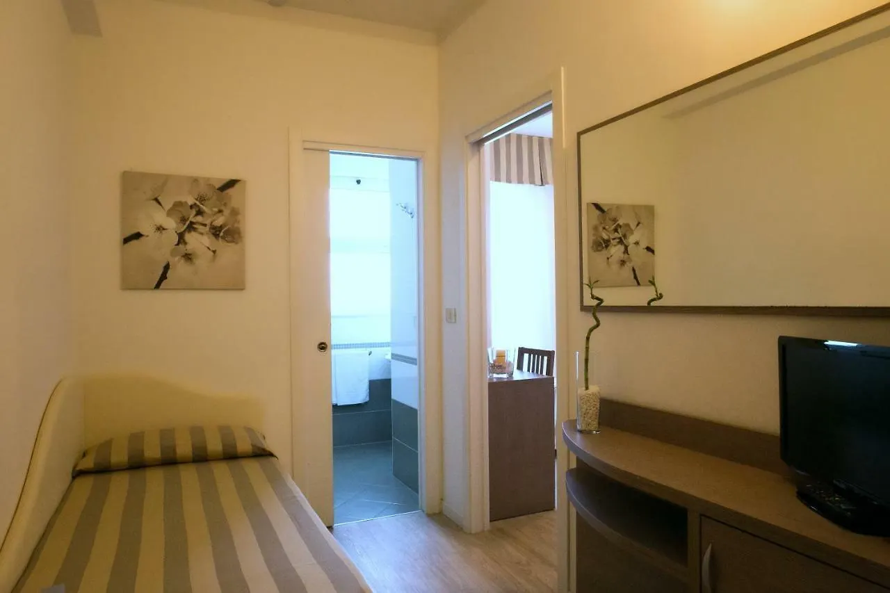 Hotel Myosotis Riccione 2*,  Itália